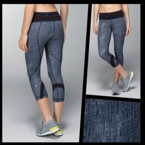 Lululemon Run: Inspire Crop II *All Luxtreme Burlap Texture Black Dune sz 10